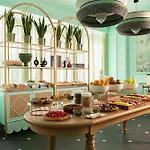 デリ アランチ ホテル 4*