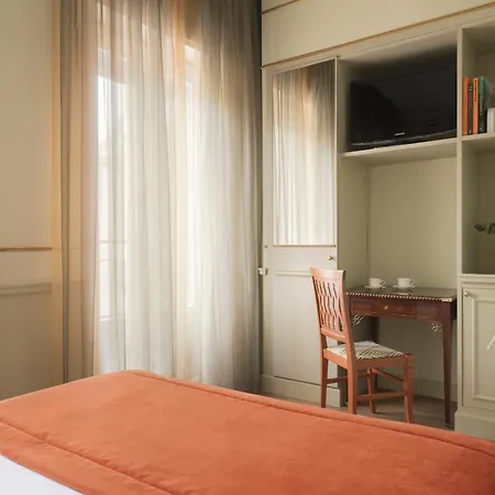Hotell Degli Aranci 4*